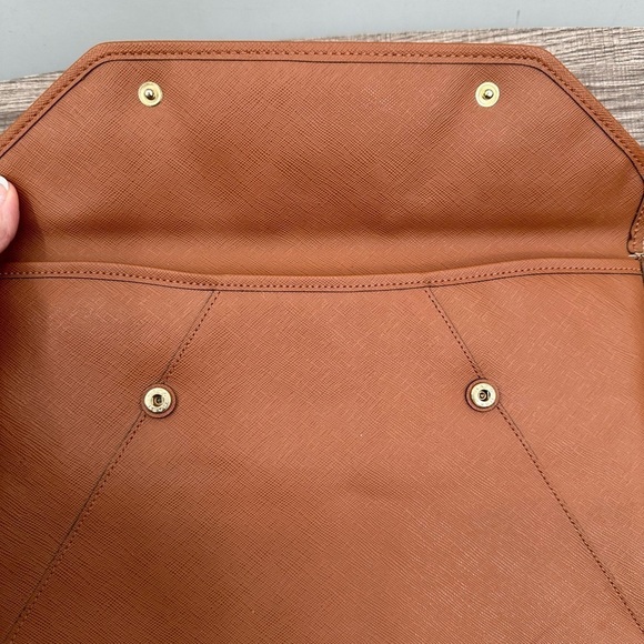 MICHEAL KORS faux leather snap designer Ipad or woman quiet luxury trendy Clutch - Picture 5 of 9